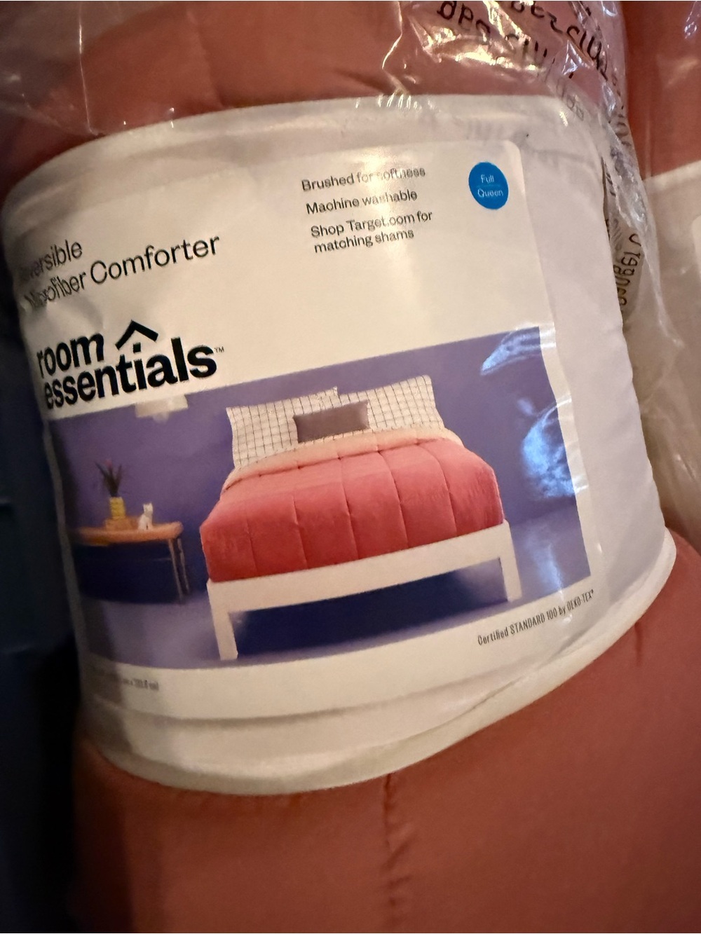 Room Essentials reversible Full/Queen Microfiber comforter Coral/Pink